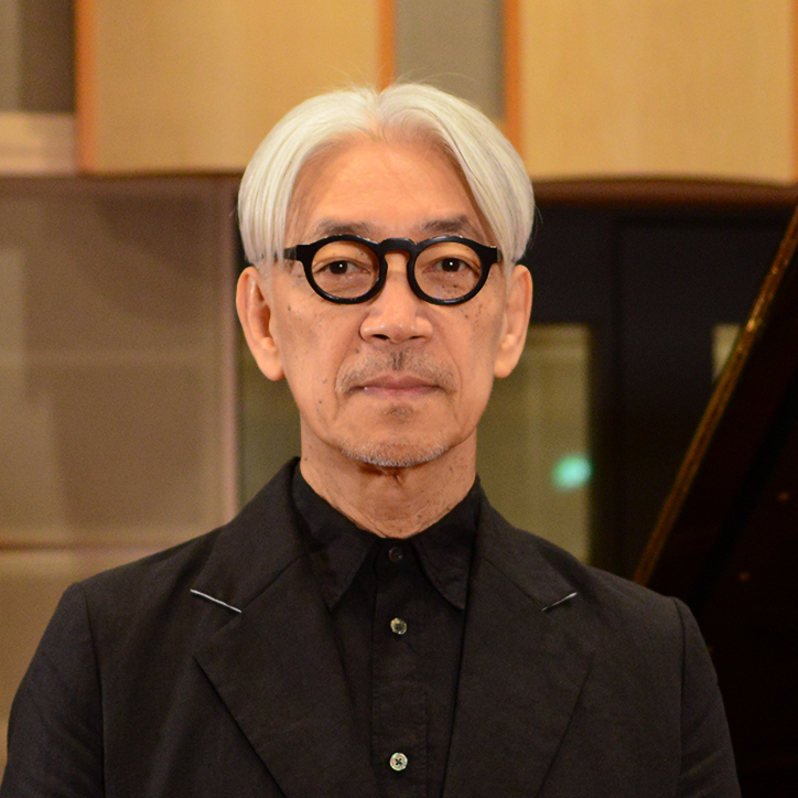 坂本龍一